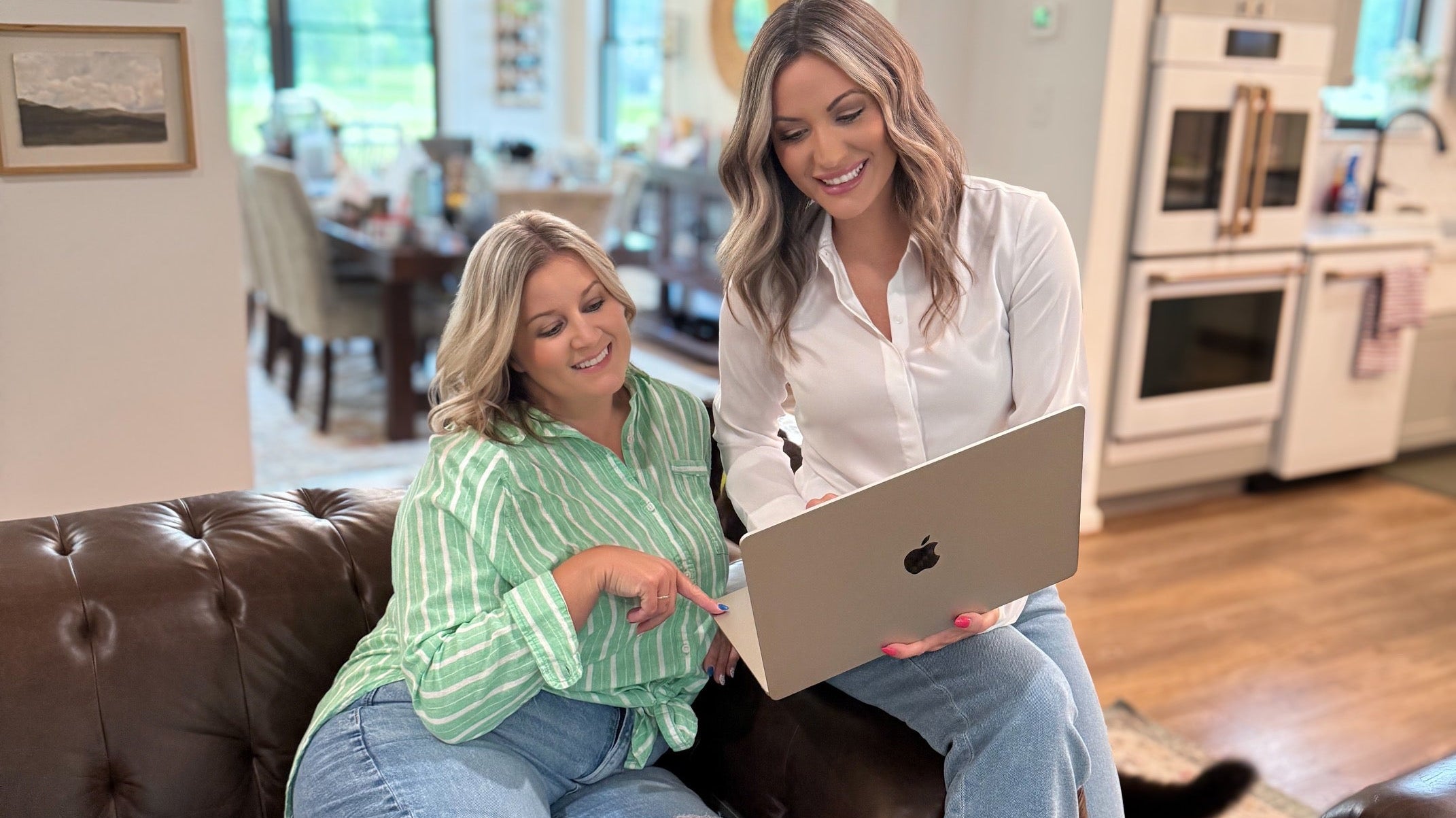 Trendy & Comfortable Clothes for Moms, Teens, and Plus Sizes